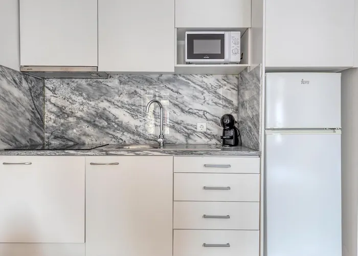 Guest Heroismo Flat *